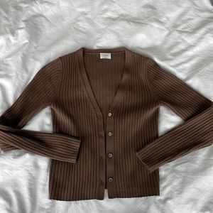 Aritzia/Wilfred Ribbed Cropped Cardigan in brown